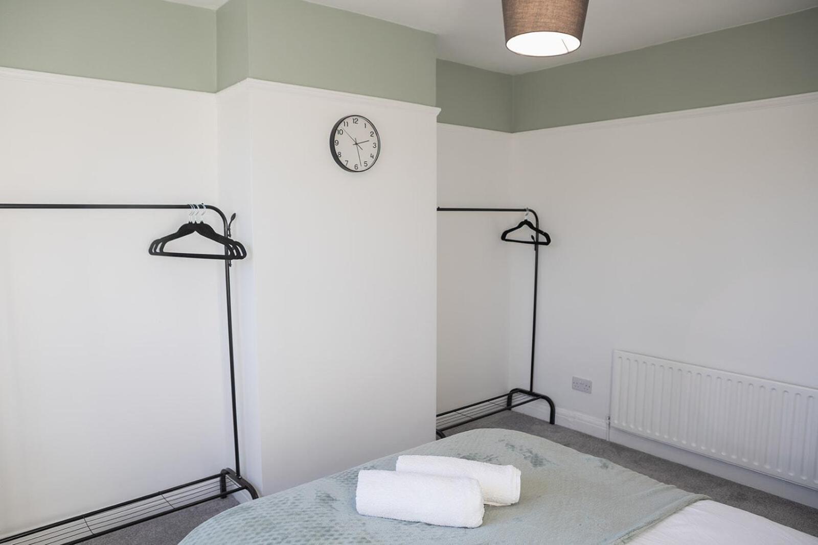 Lymer House - Stylish 3 Bedroom House In ولفرهامبتون المظهر الخارجي الصورة
