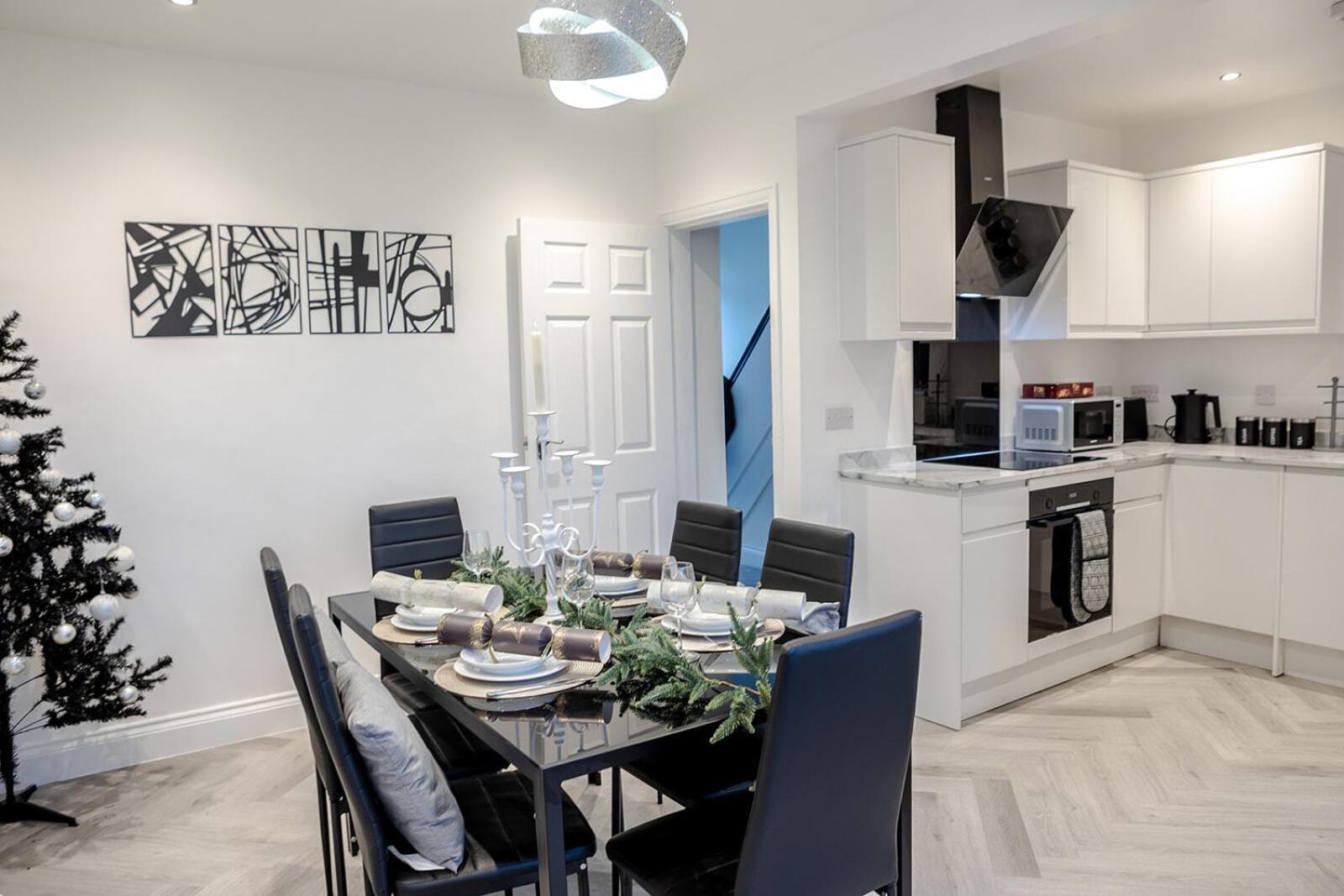 Lymer House - Stylish 3 Bedroom House In ولفرهامبتون المظهر الخارجي الصورة